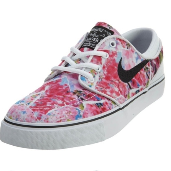 Nike Shoes - Nike Limited Edition Cherry Blossom Tennis
